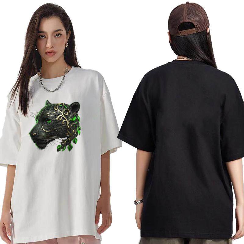 T-shirt com estampa de leopardo de folha verde